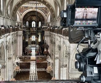 150 x MAC Aura PXL deployed for the Queen’s Jubilee Thanksgiving Service at St Paul’s 