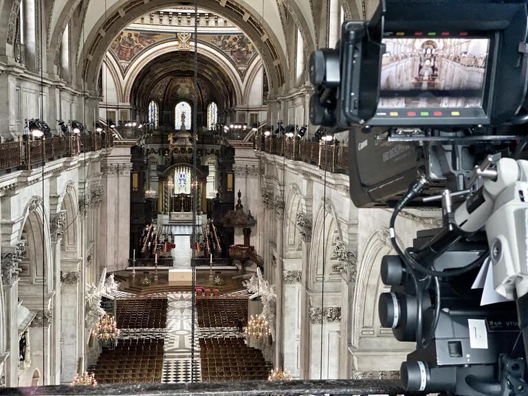 150 x MAC Aura PXL deployed for the Queen’s Jubilee Thanksgiving Service at St Paul’s 