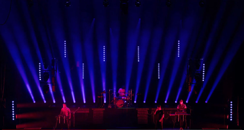 See 80 new Martin VDO Atomic Dots in action on the SAVEUS Arena Tour