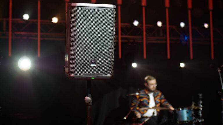 Our guide to the JBL PRX900 Series portable PA - Overview and Specs